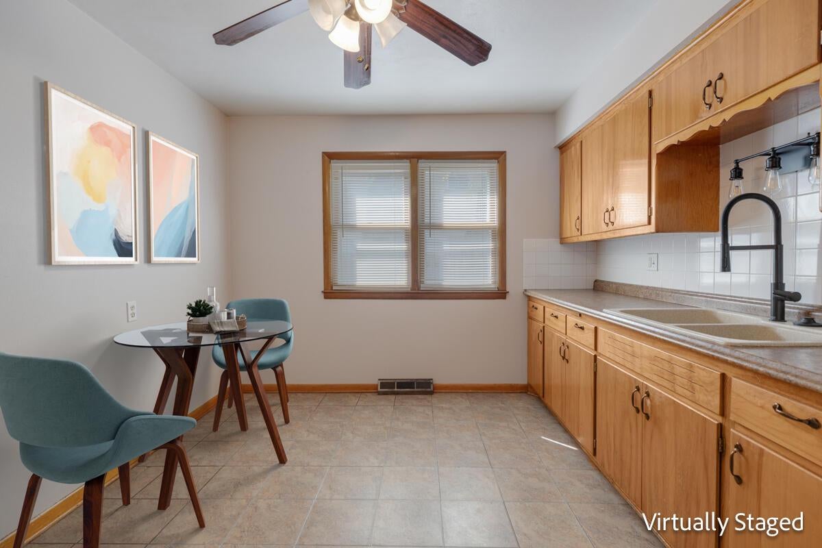 549 W Armour AVENUE 551