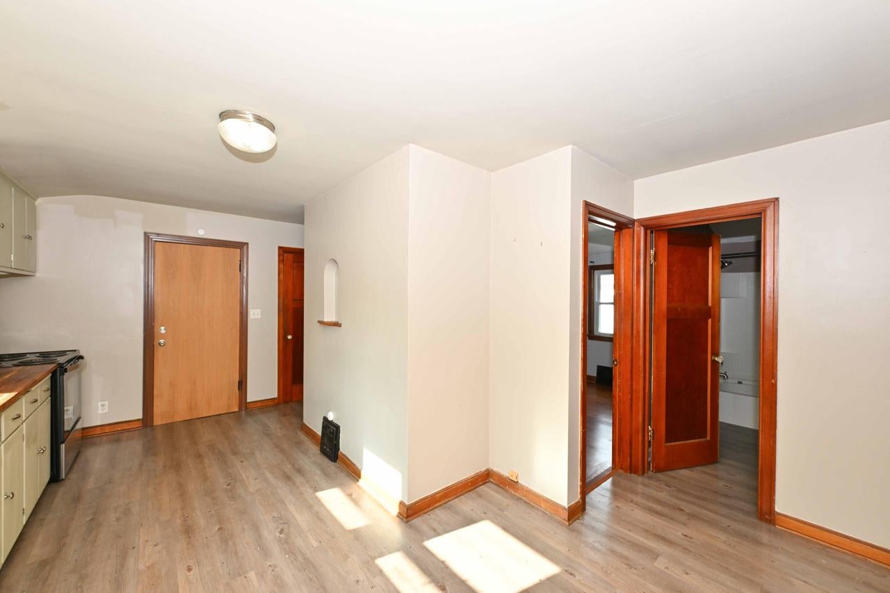 8447 W Maple STREET 8449