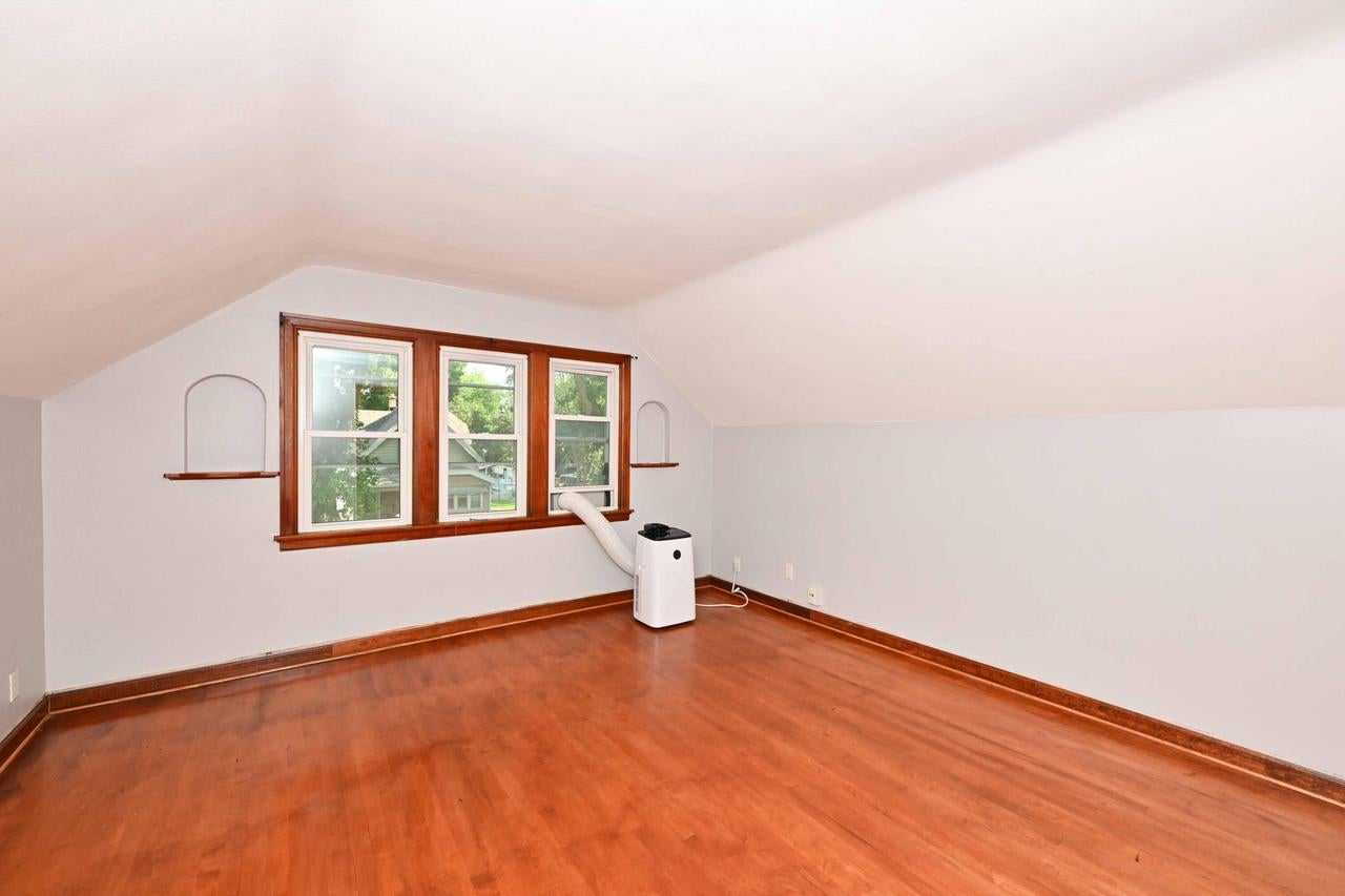 8447 W Maple STREET 8449