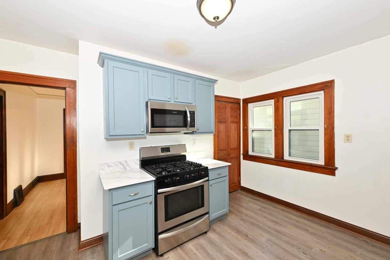 8447 W Maple STREET 8449