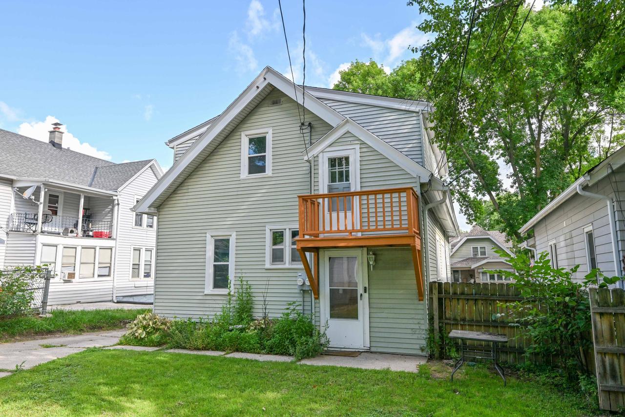 8447 W Maple STREET 8449