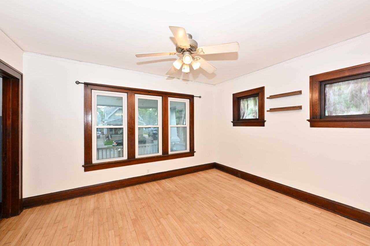 8447 W Maple STREET 8449
