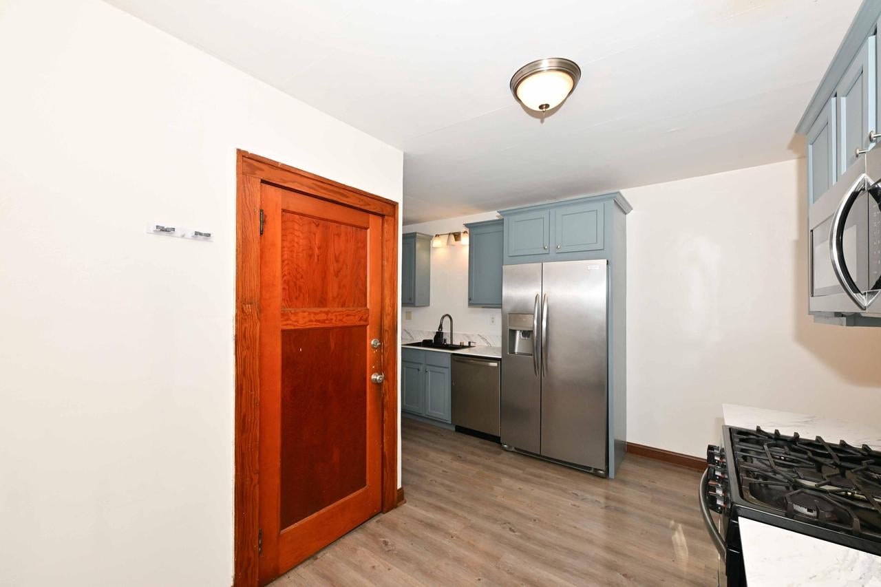 8447 W Maple STREET 8449