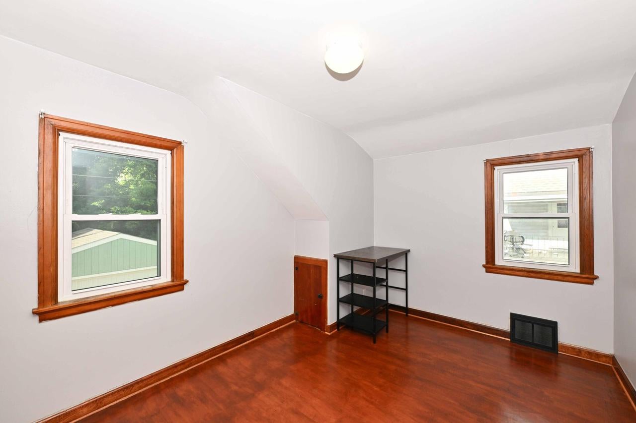 8447 W Maple STREET 8449