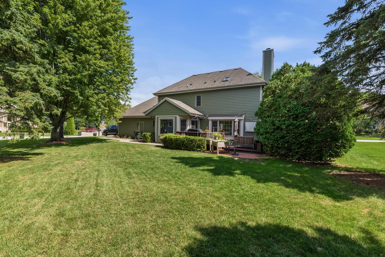 13830 W Linfield DRIVE