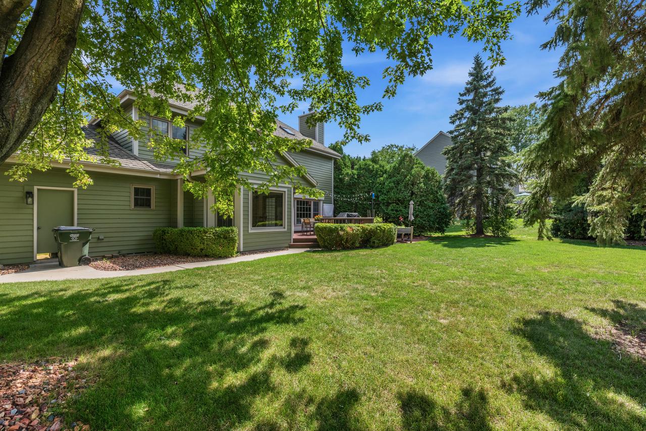 13830 W Linfield DRIVE