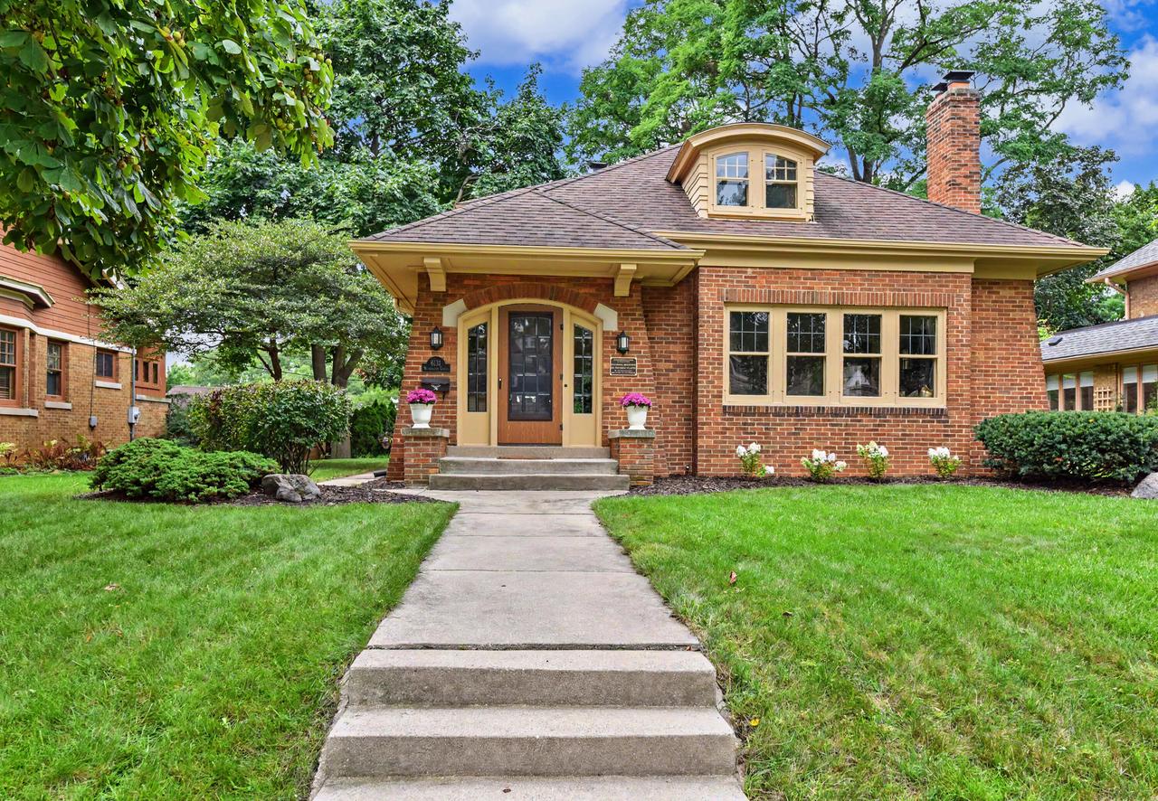 6131 Washington CIRCLE