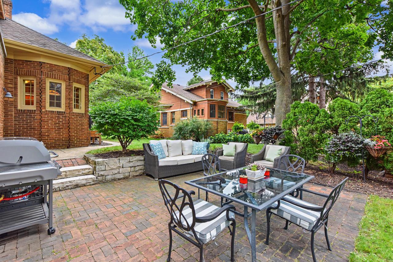 6131 Washington CIRCLE
