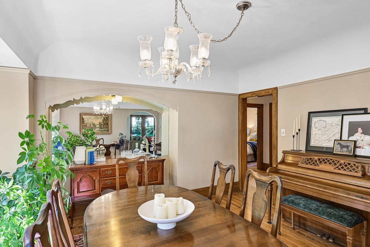 6131 Washington CIRCLE