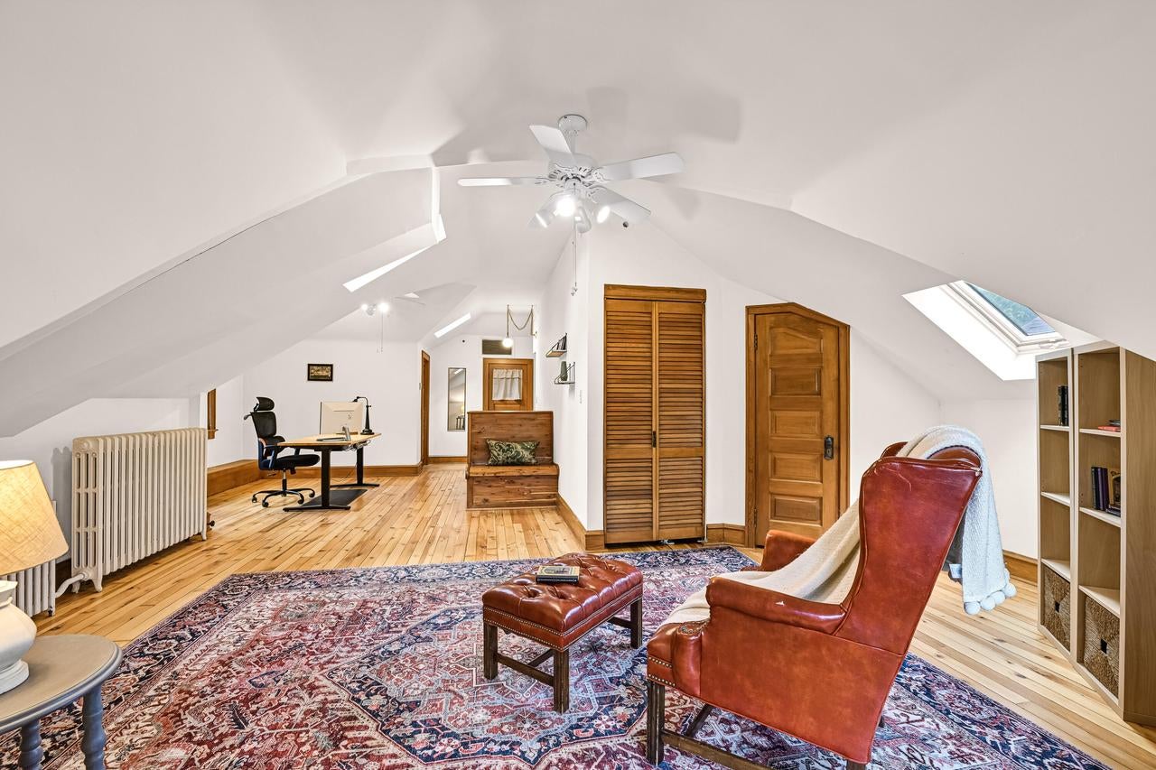 6131 Washington CIRCLE