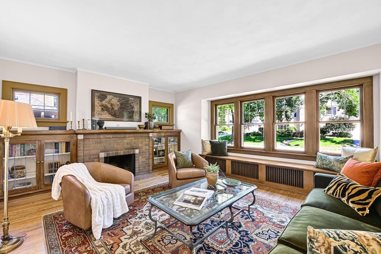 6131 Washington CIRCLE