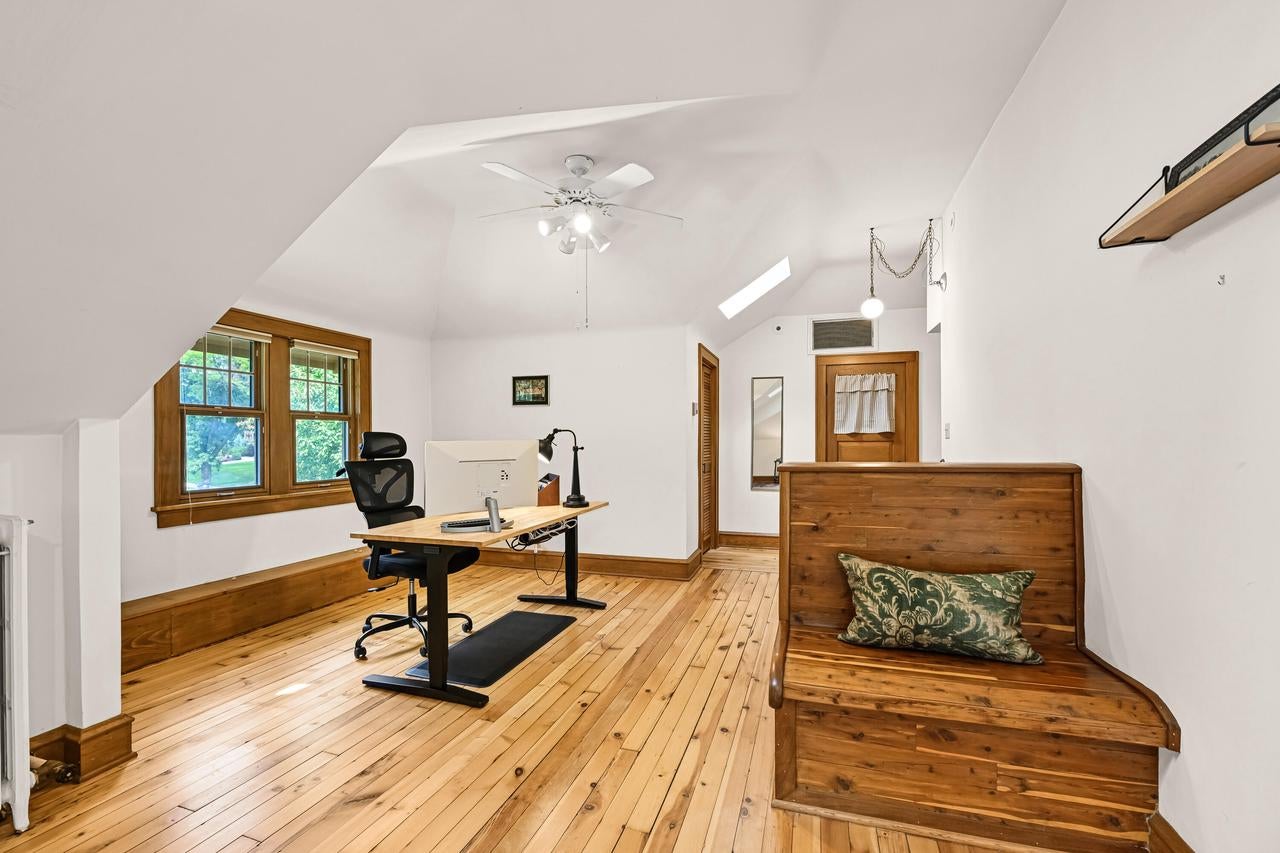 6131 Washington CIRCLE