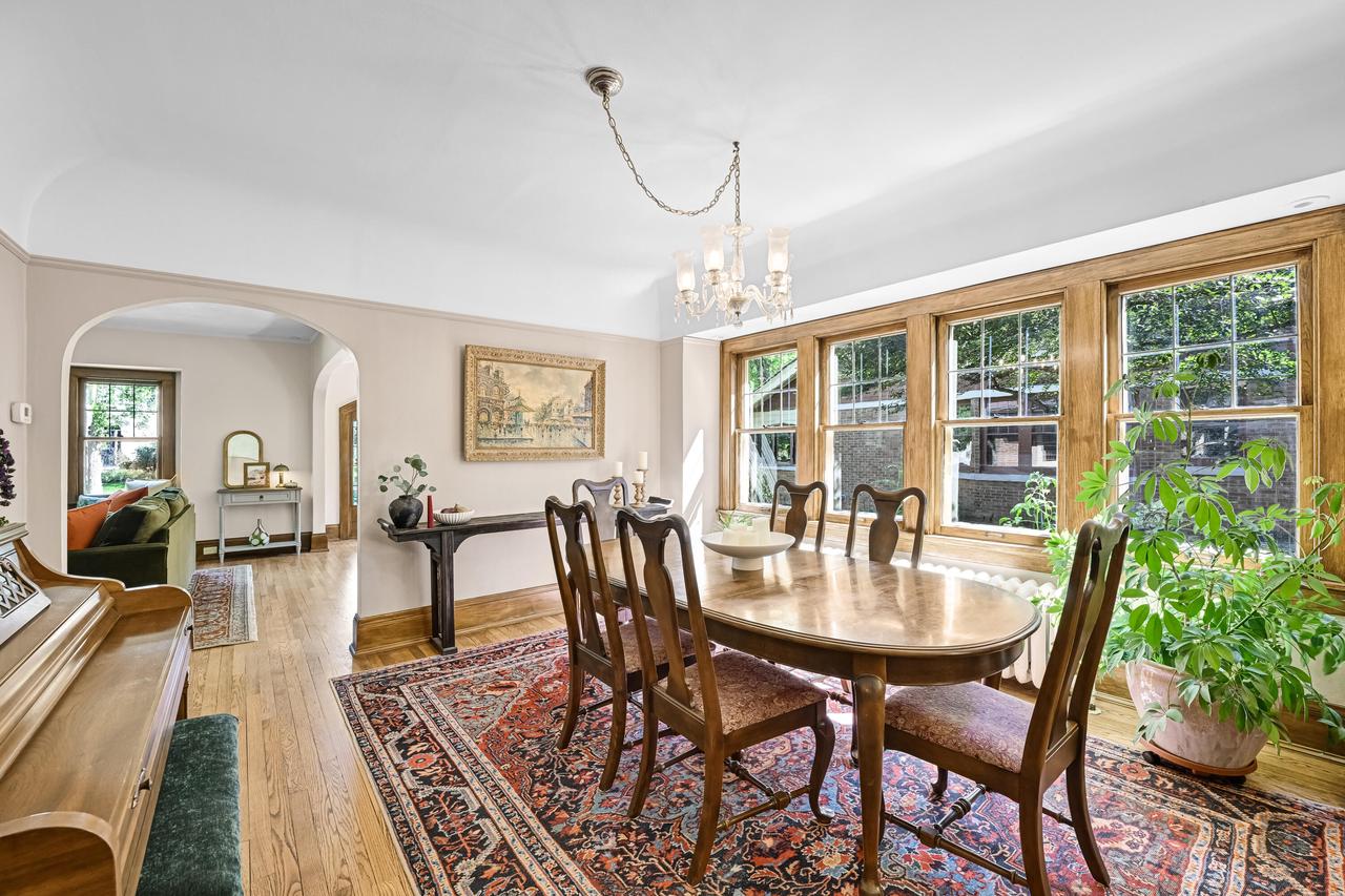 6131 Washington CIRCLE