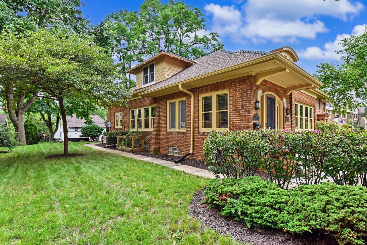 6131 Washington CIRCLE