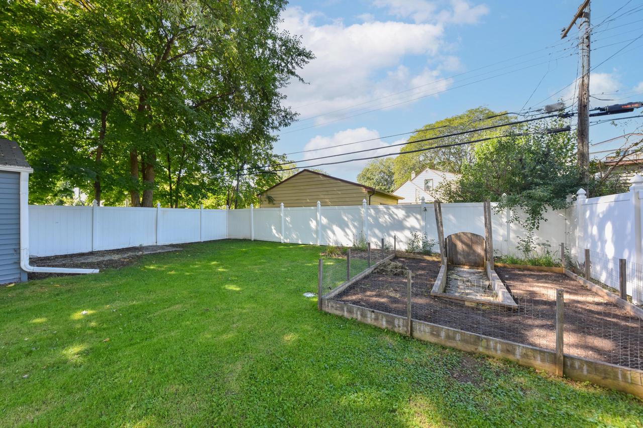 3429 N 95th STREET