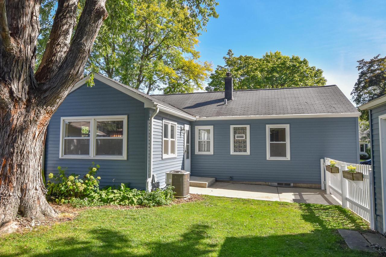 3429 N 95th STREET