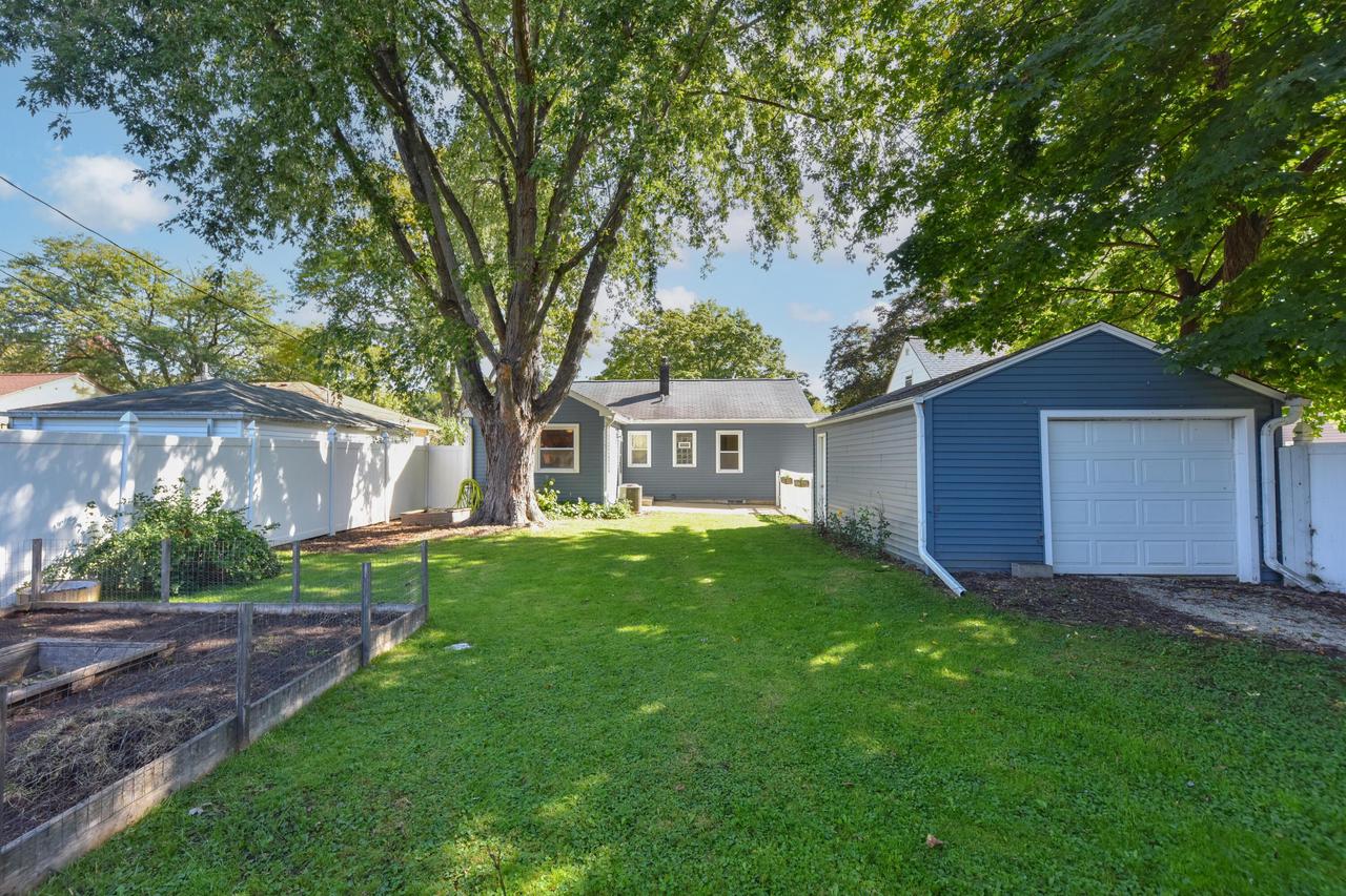 3429 N 95th STREET