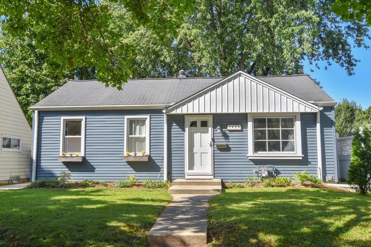 3429 N 95th STREET