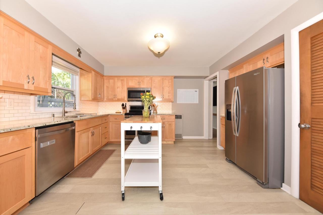 3429 N 95th STREET