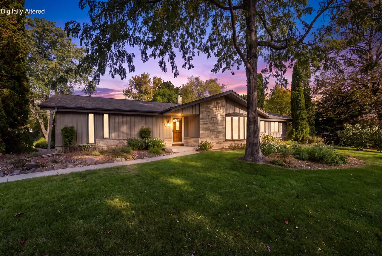 8840 Greenhill LANE