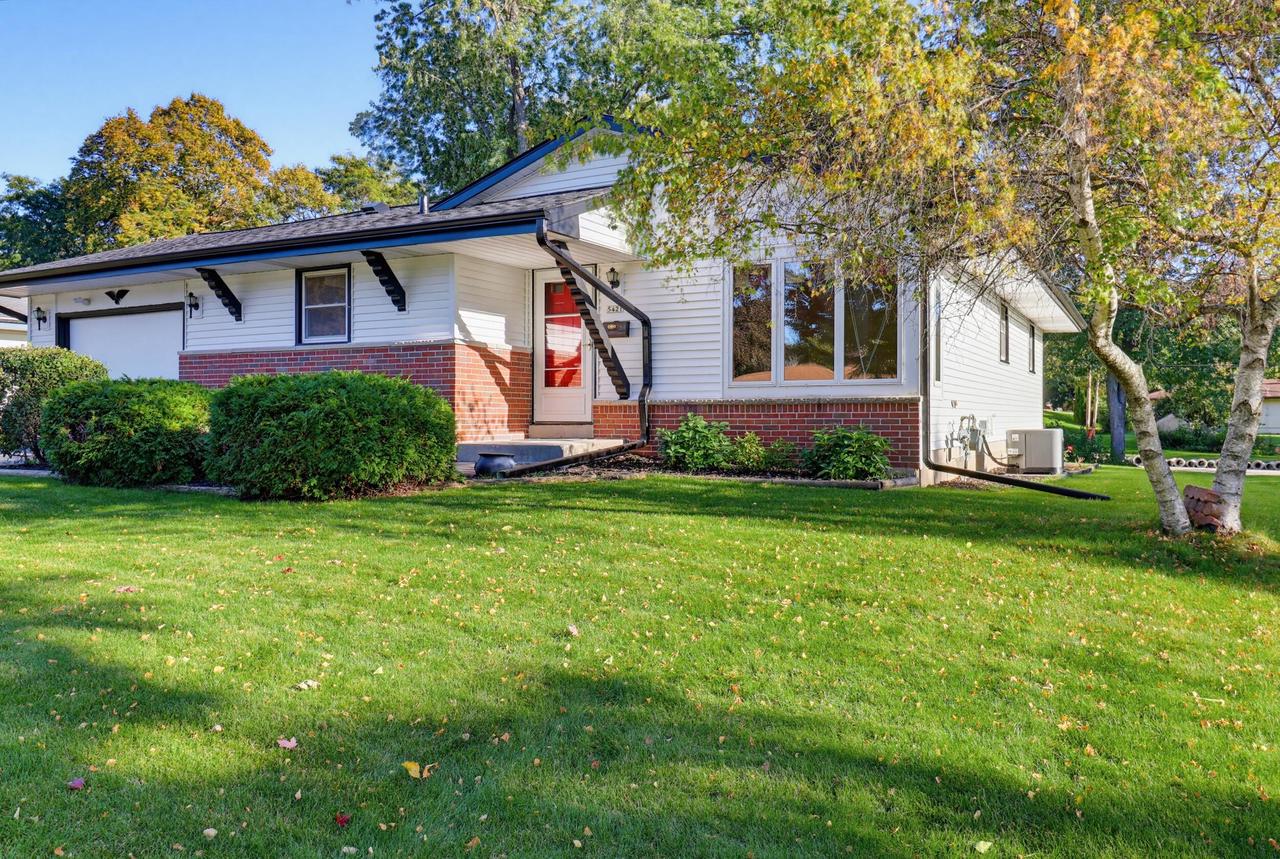 5421 Laura LANE