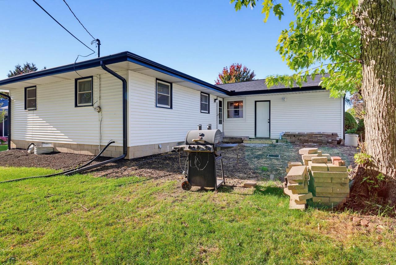 5421 Laura LANE
