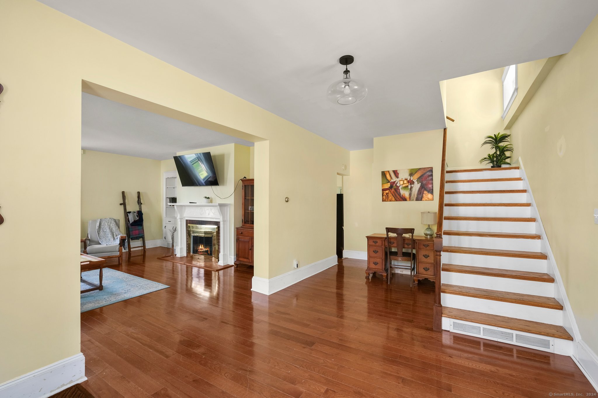 1565 Main Street
