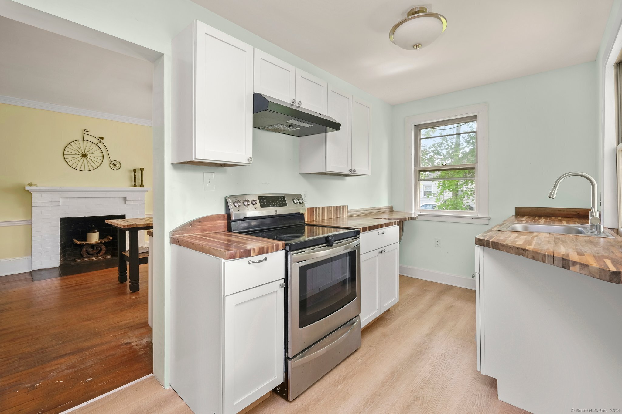 1565 Main Street