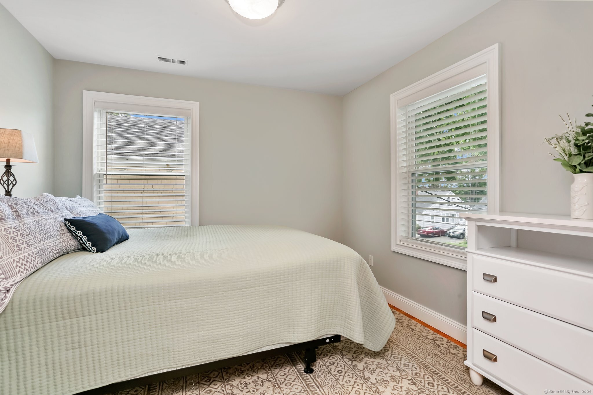 77 Forest Avenue 77