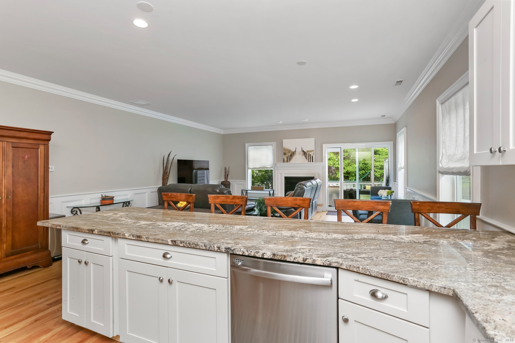 77 Forest Avenue 77