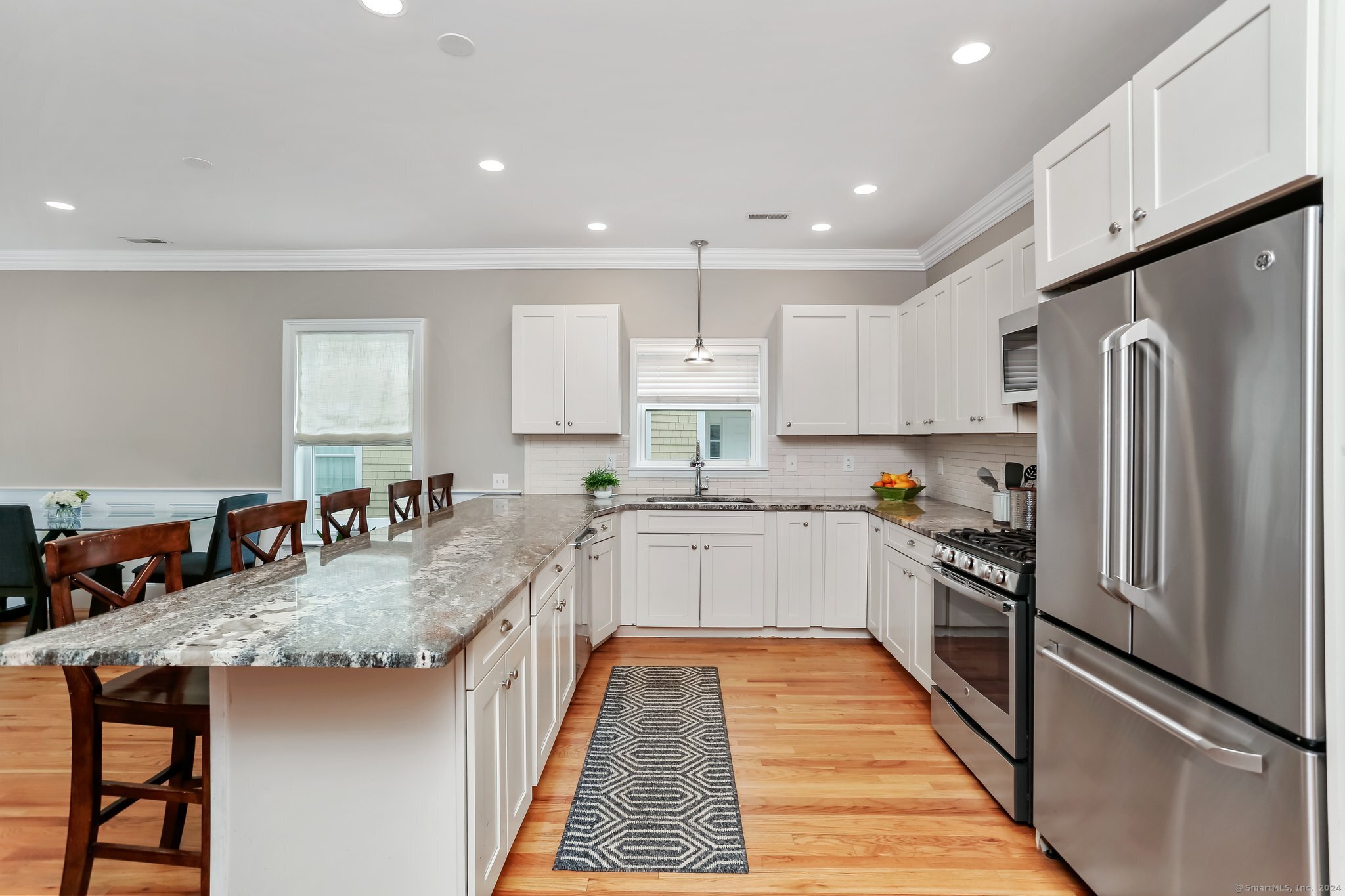 77 Forest Avenue 77