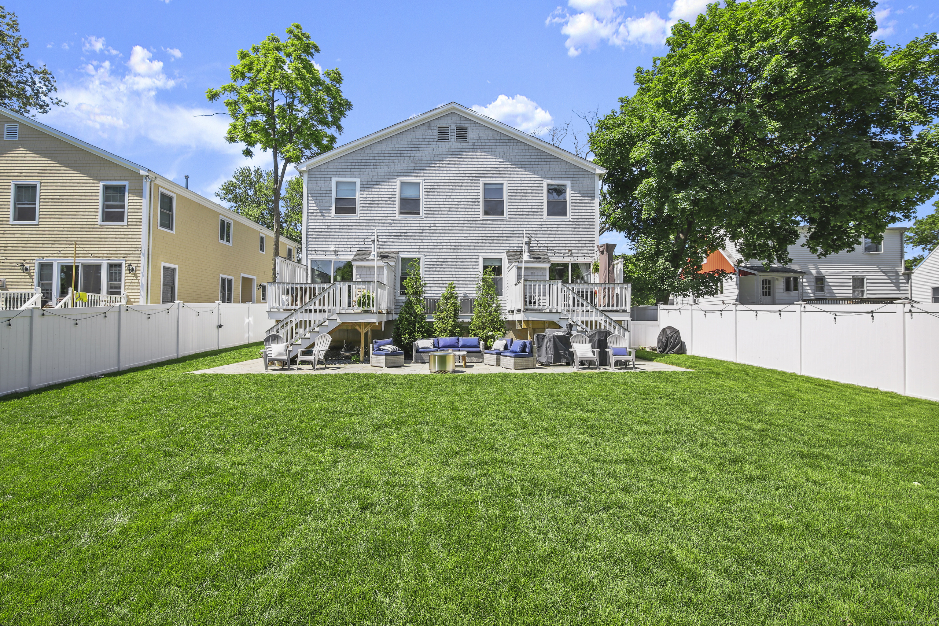 77 Forest Avenue 77