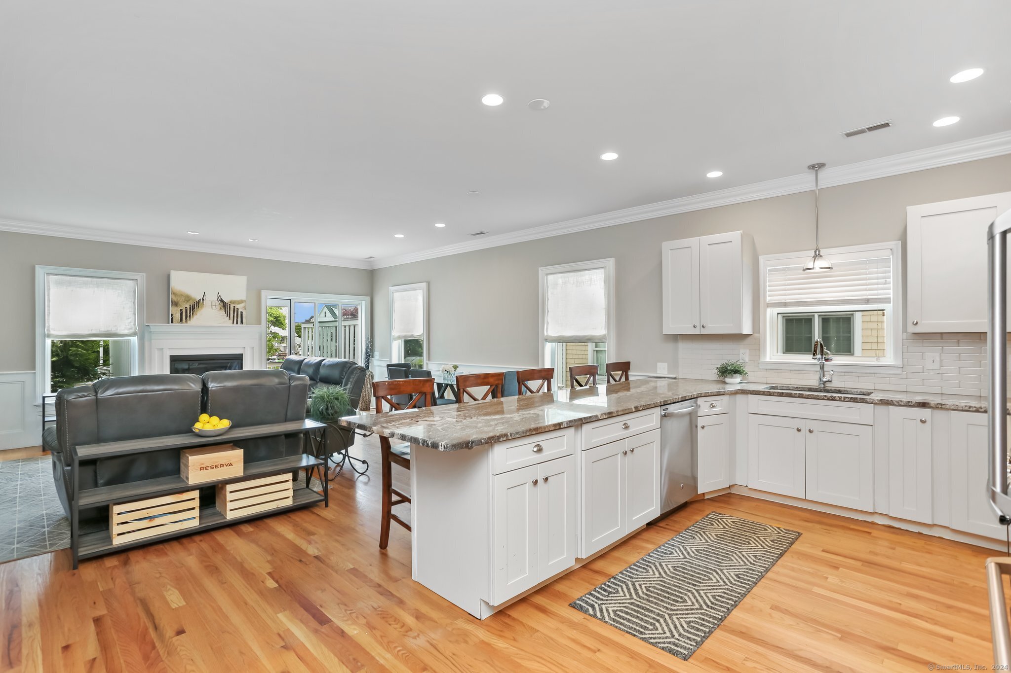 77 Forest Avenue 77