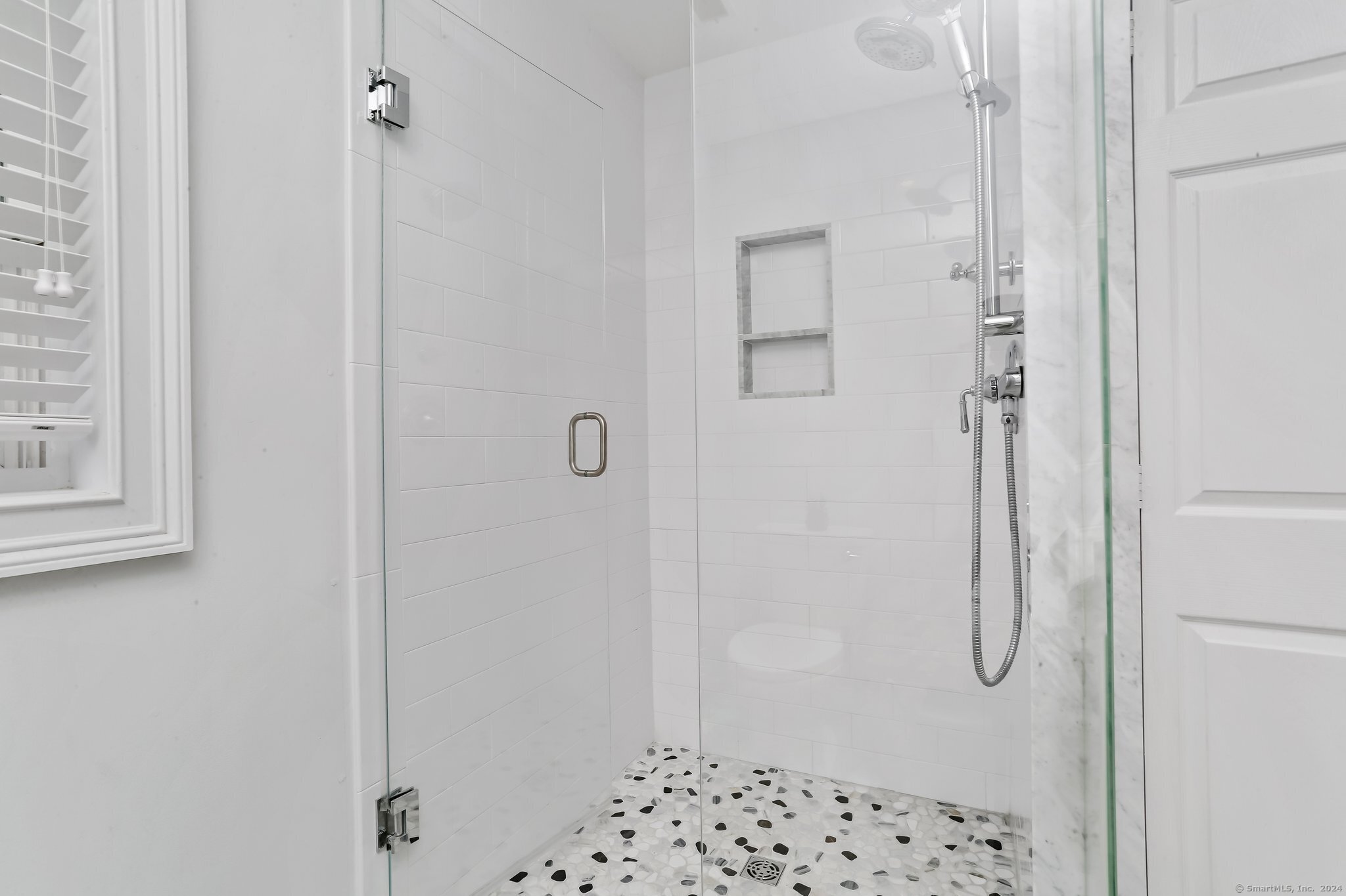 77 Forest Avenue 77