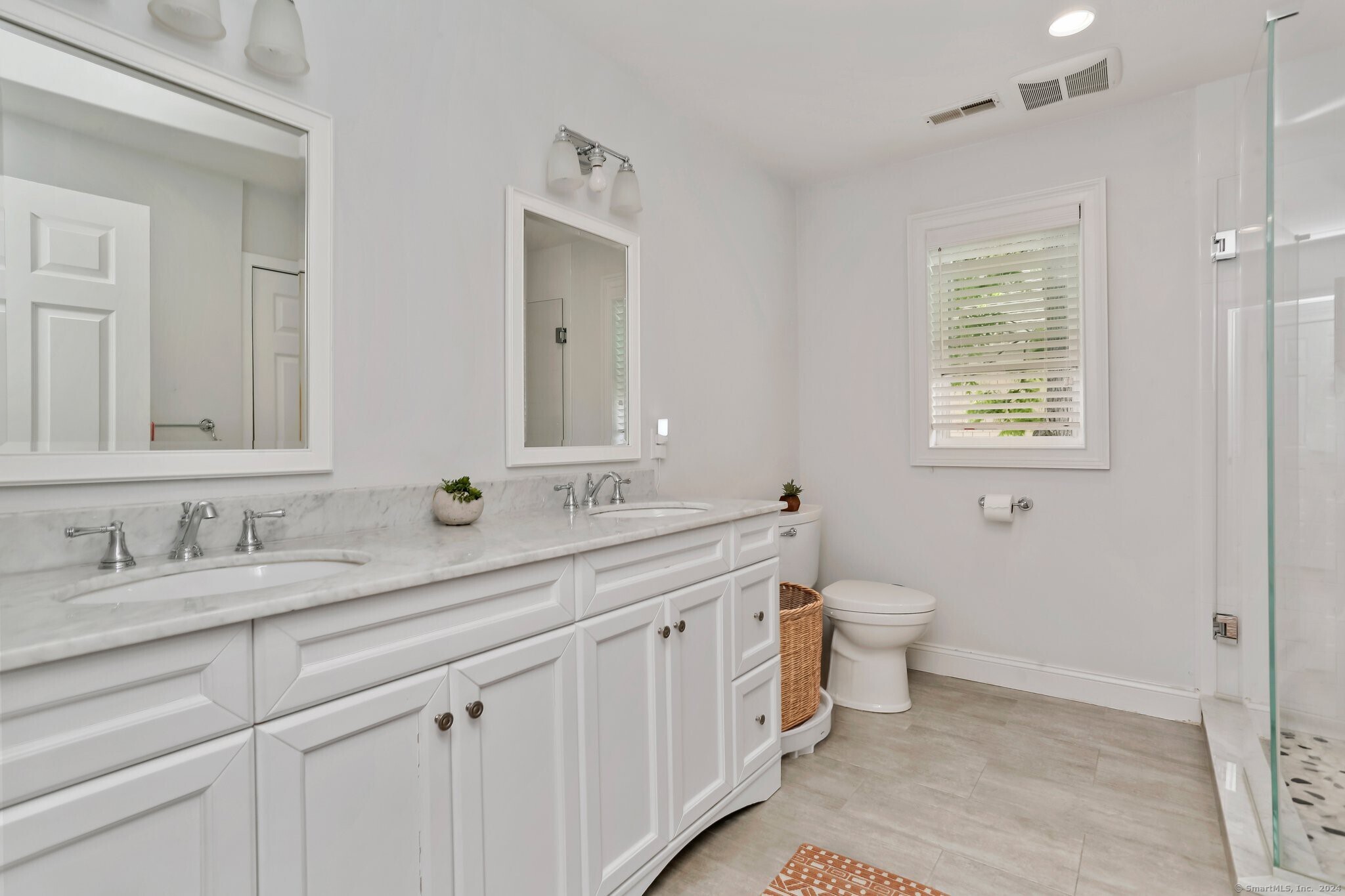 77 Forest Avenue 77