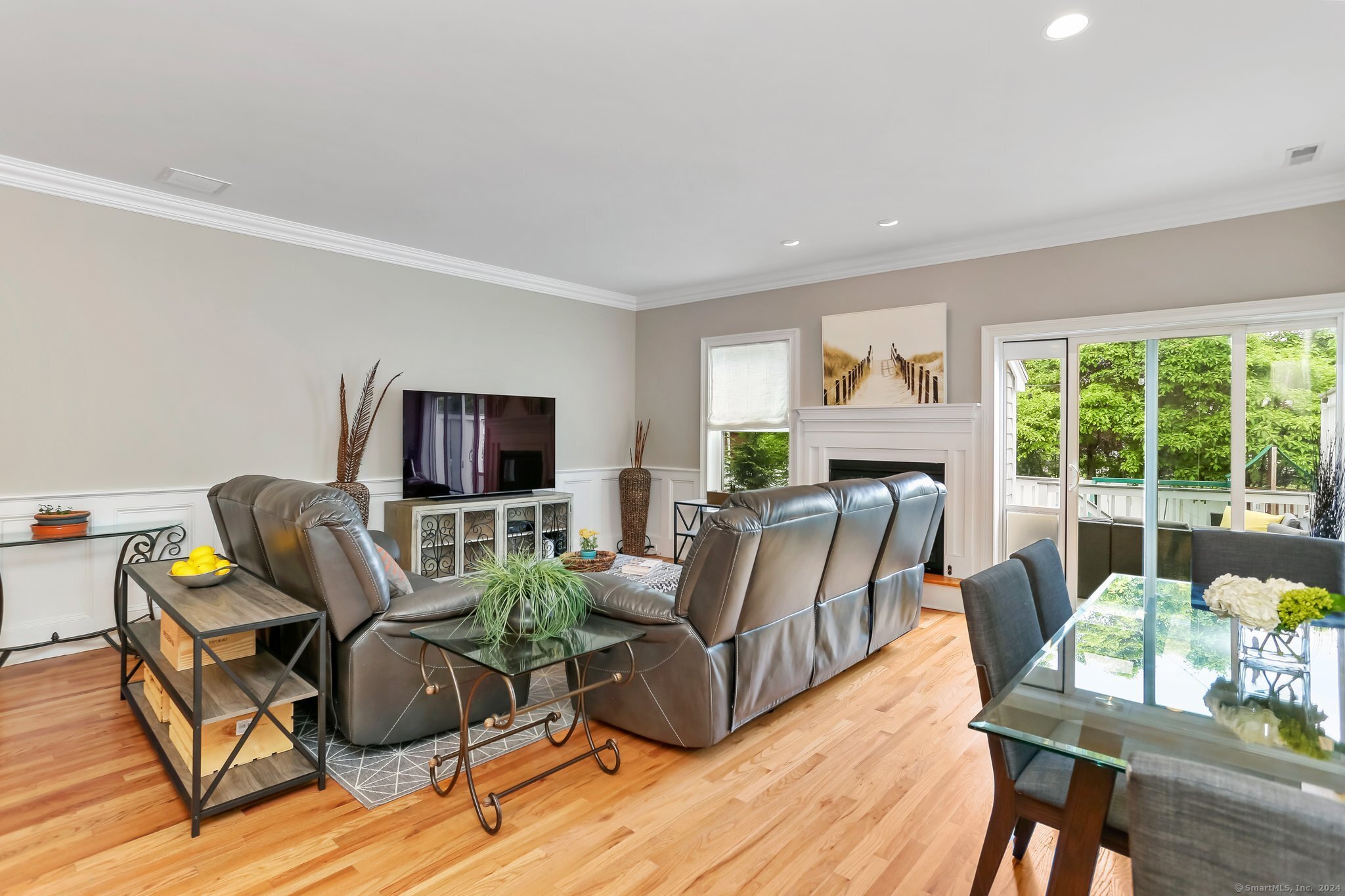 77 Forest Avenue 77