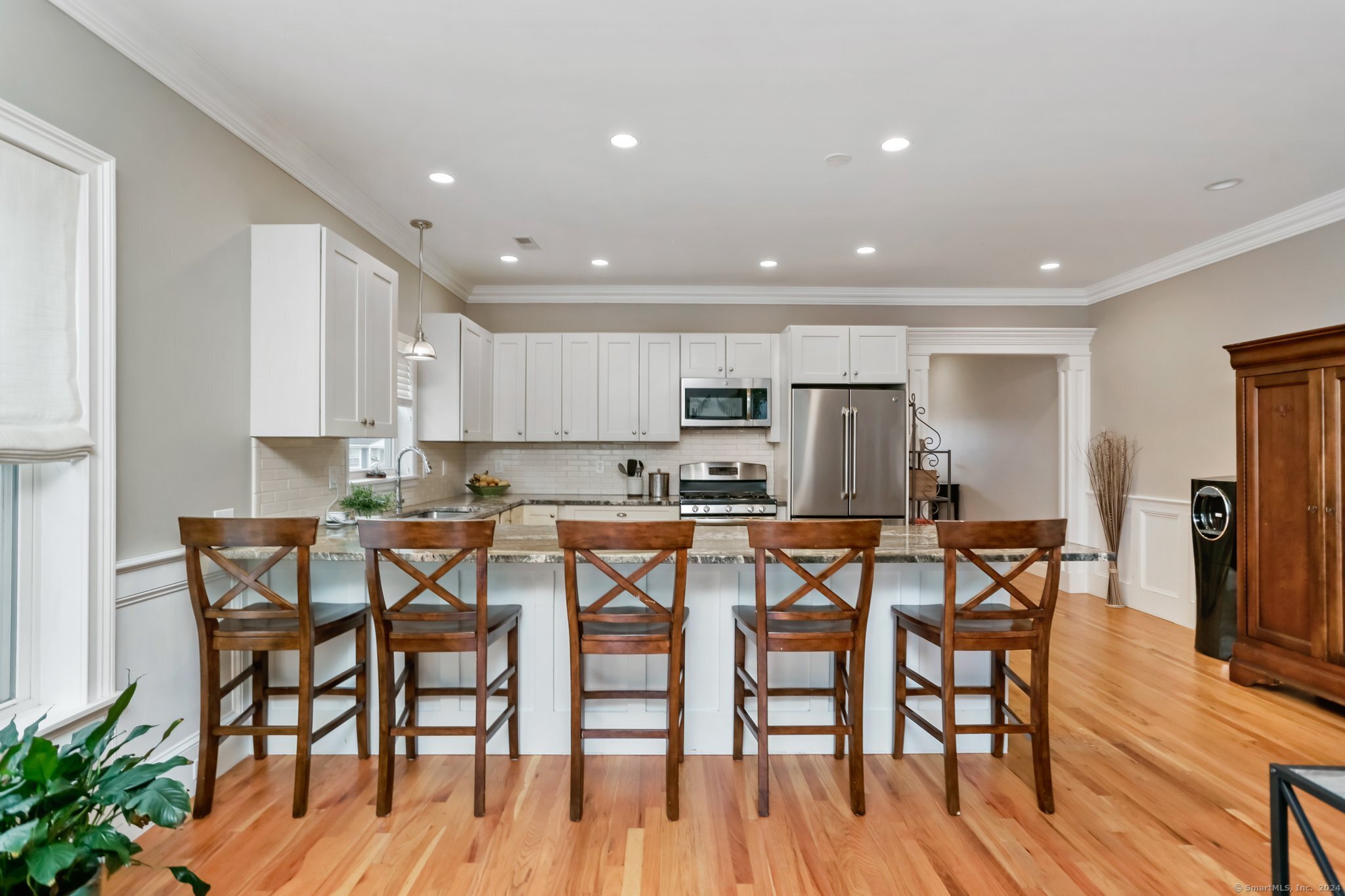 77 Forest Avenue 77