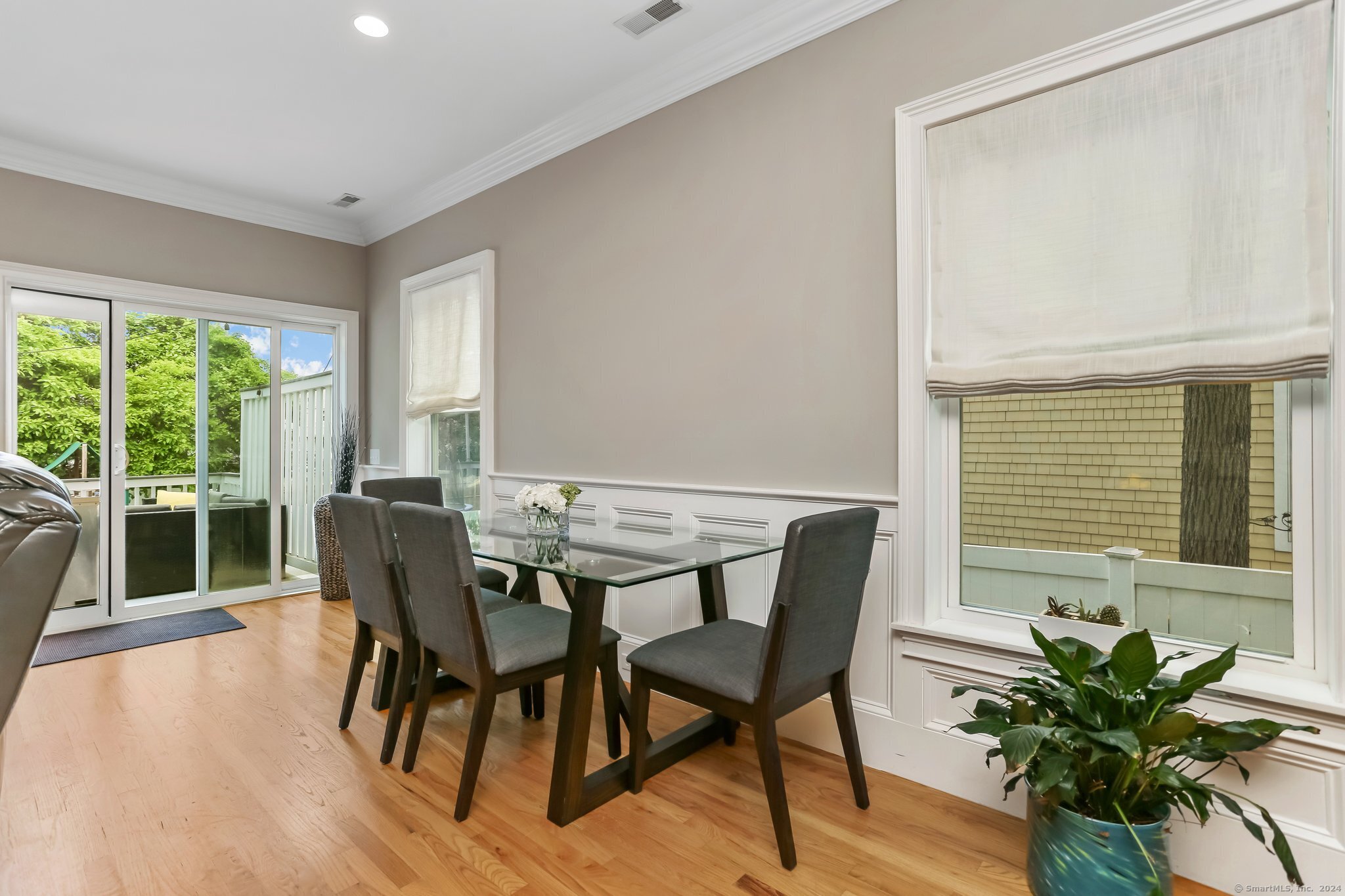 77 Forest Avenue 77