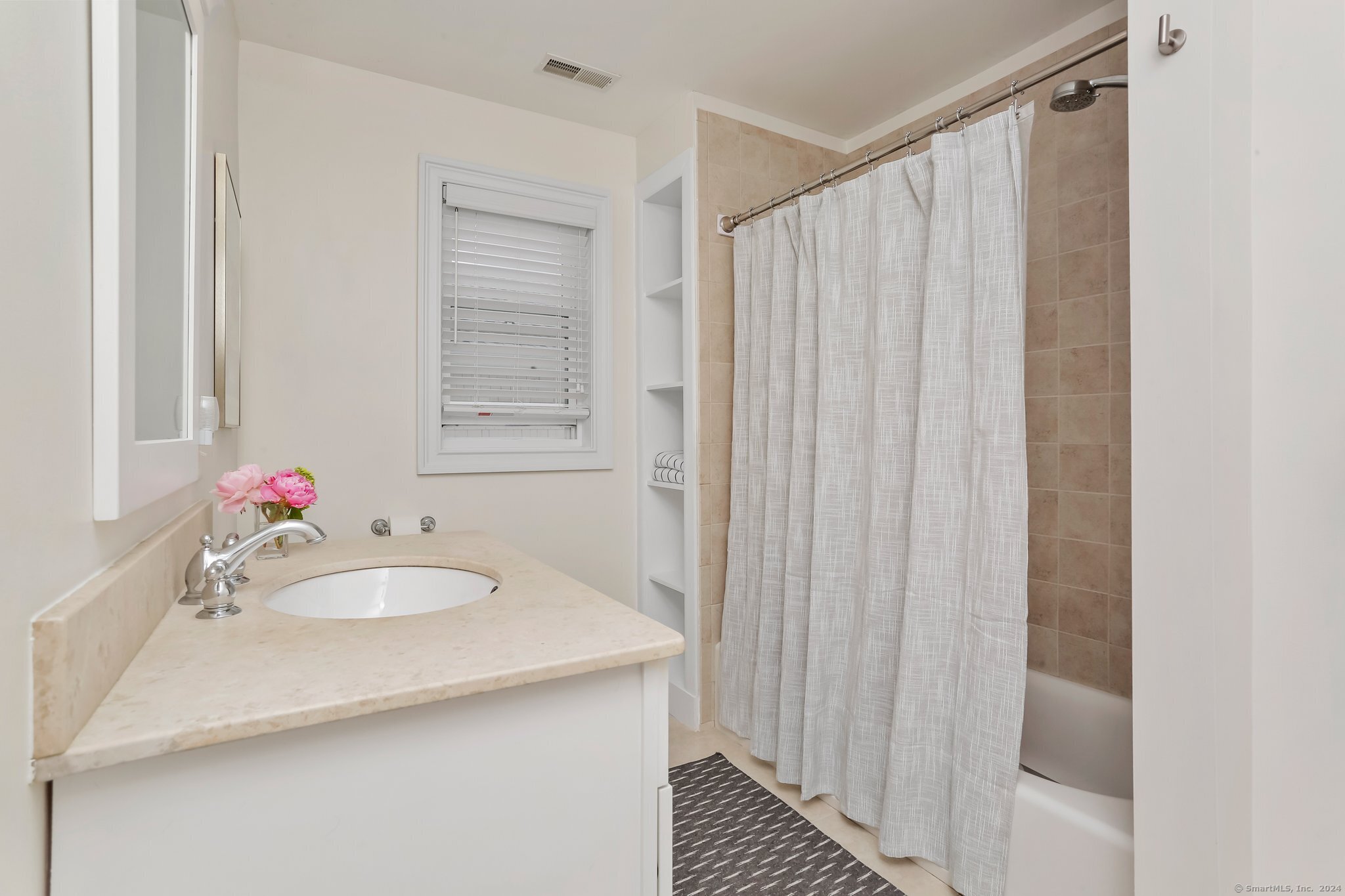 77 Forest Avenue 77