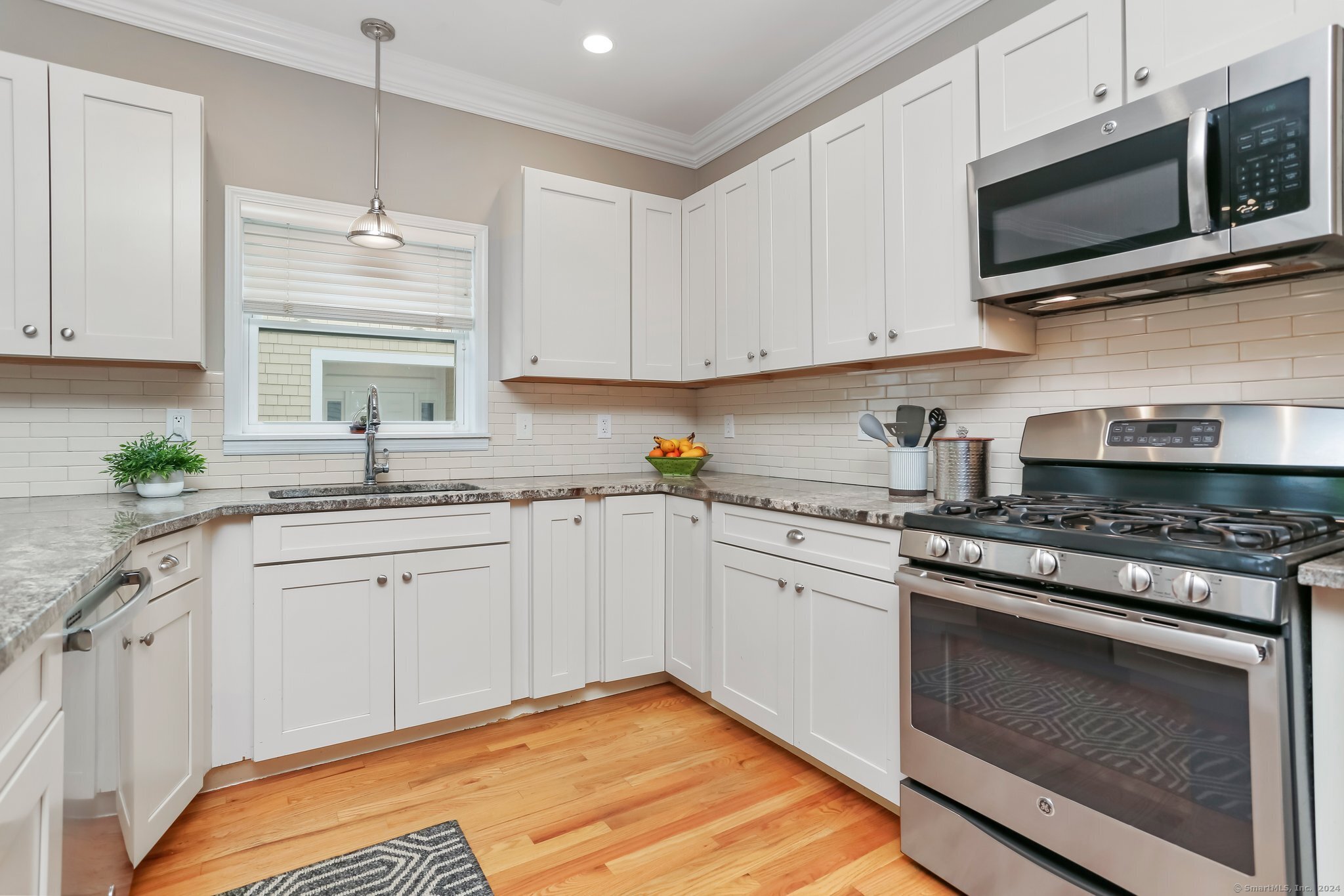 77 Forest Avenue 77
