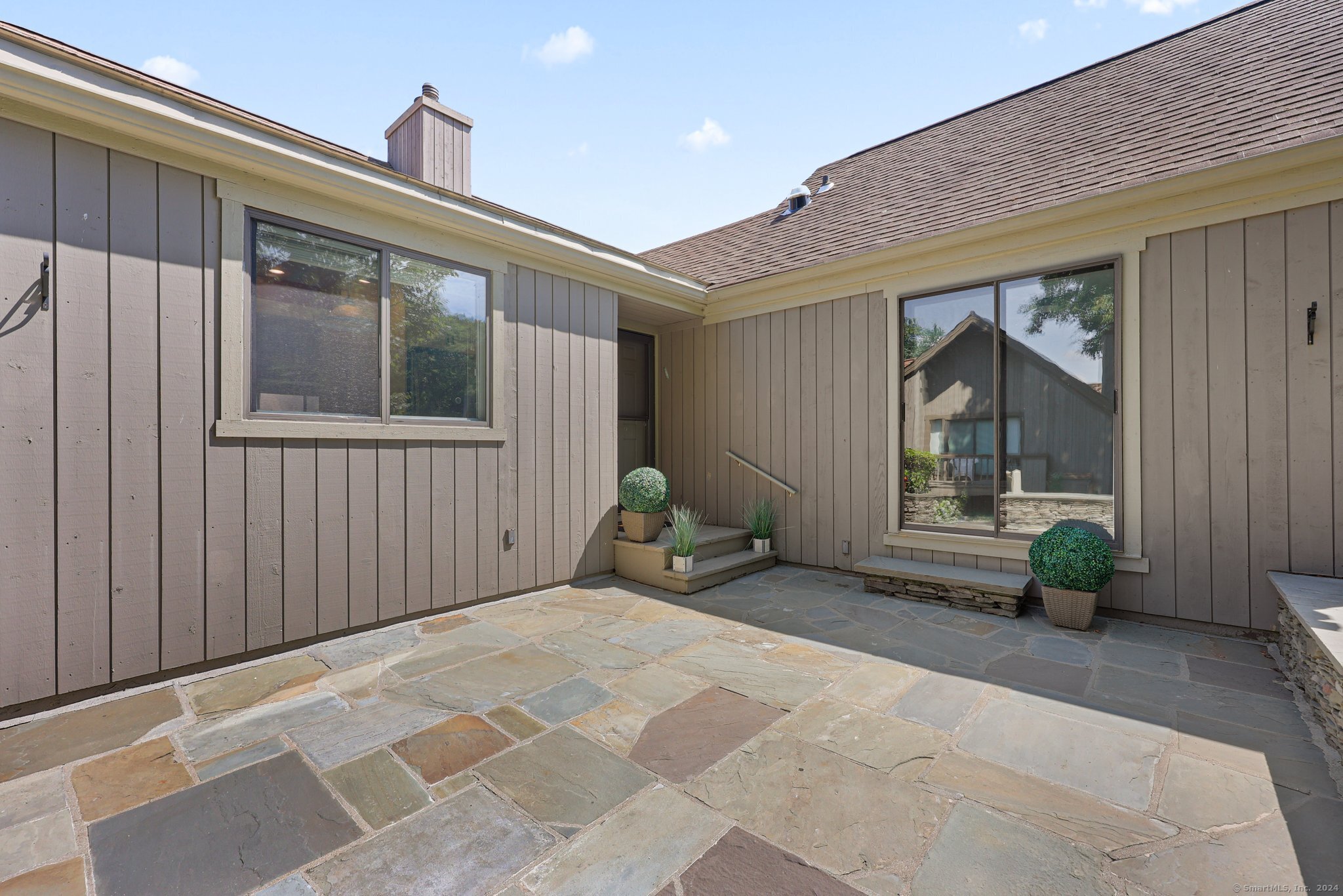 627 Onondaga Lane B