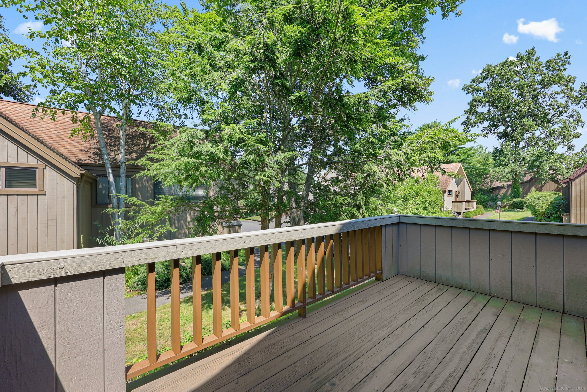 627 Onondaga Lane B