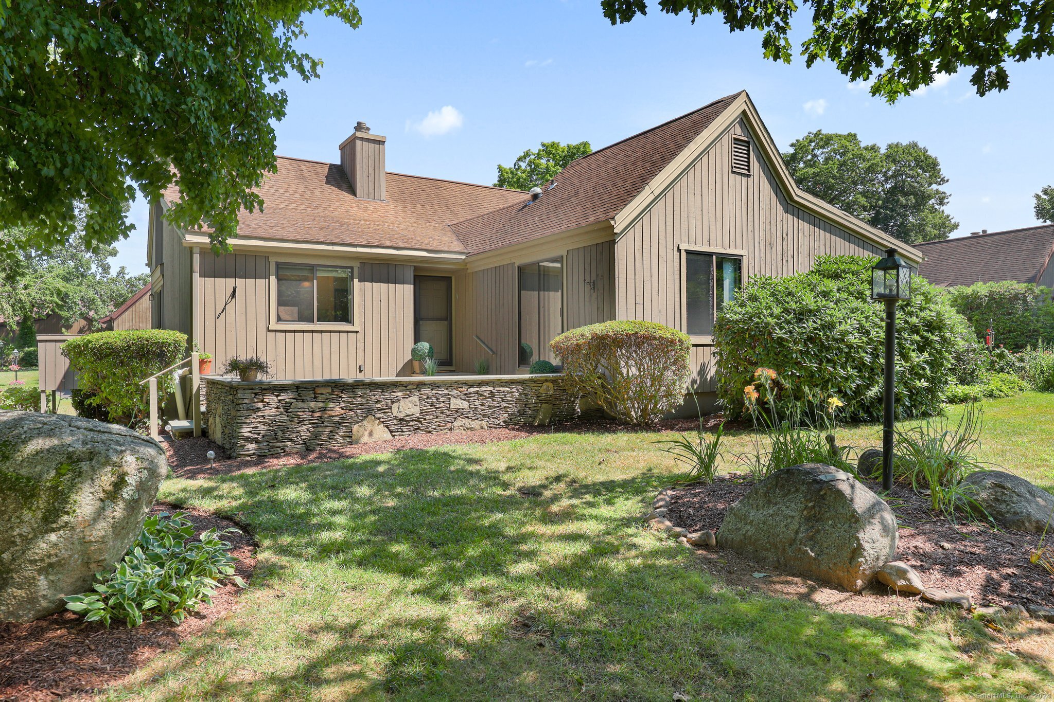 627 Onondaga Lane B