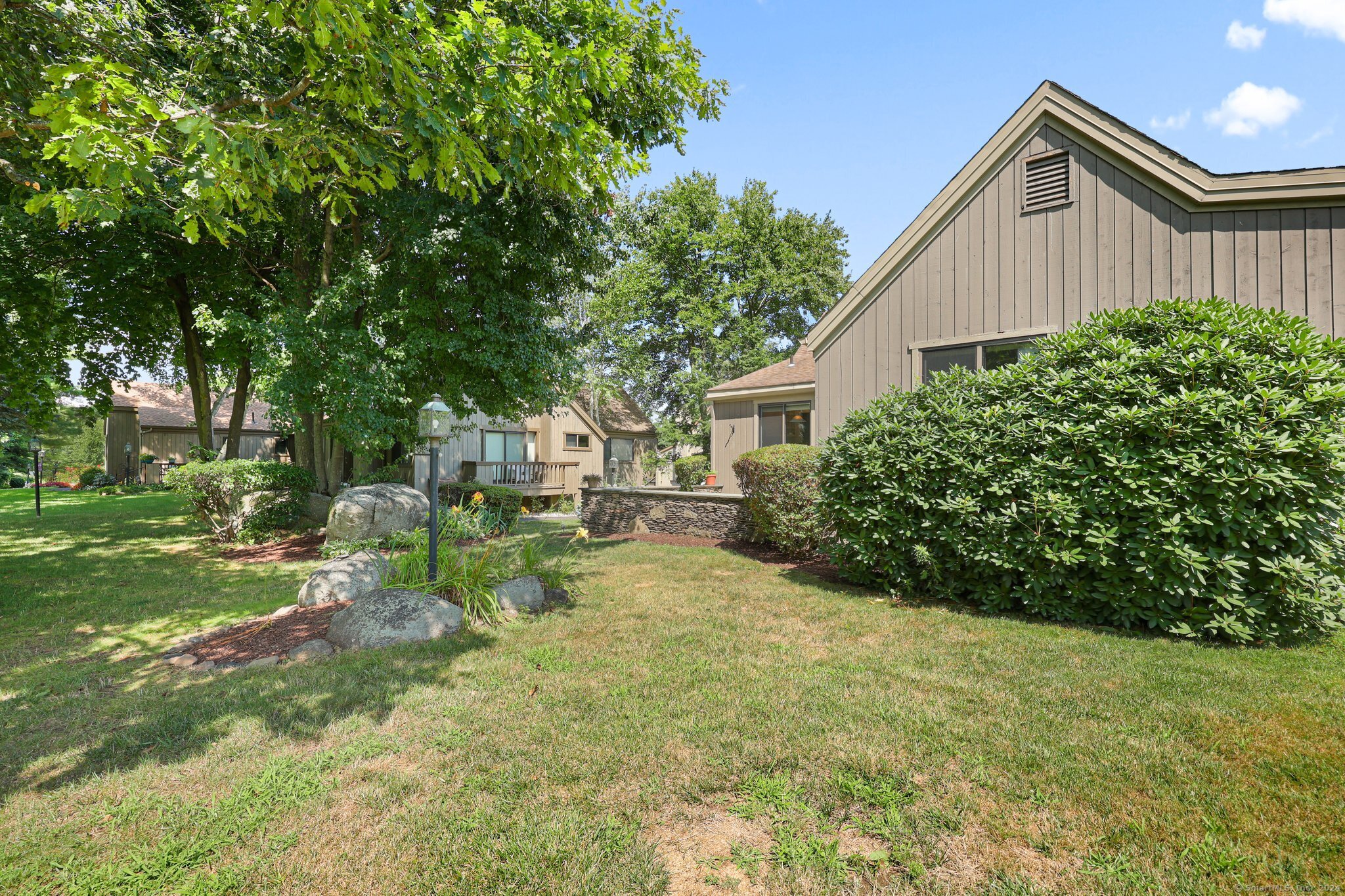 627 Onondaga Lane B