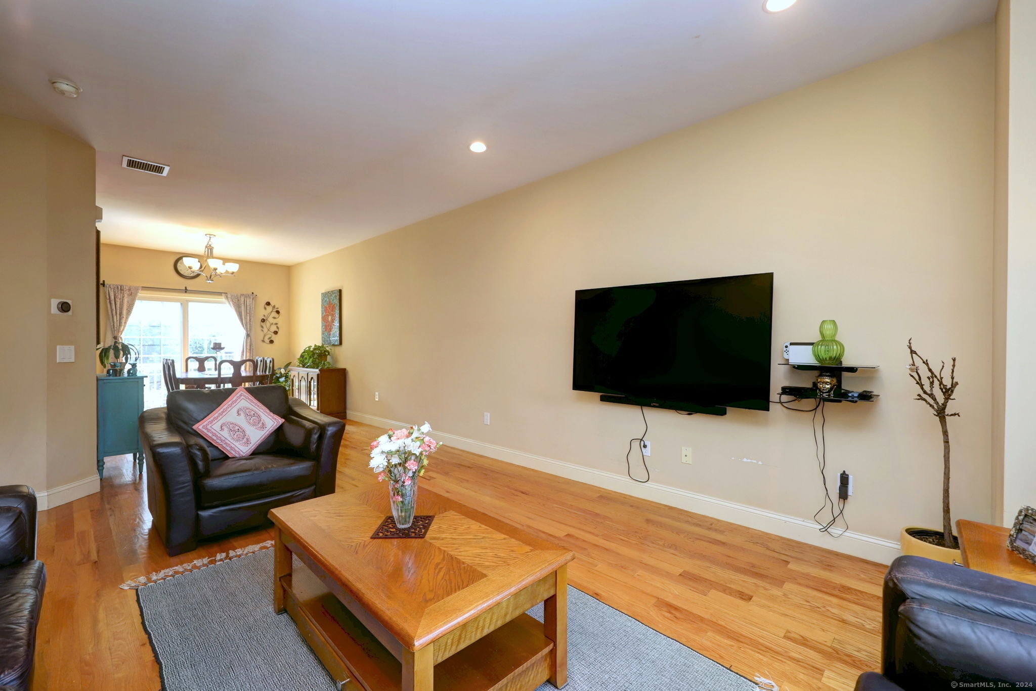 1104 Woodland Hills Drive 1104