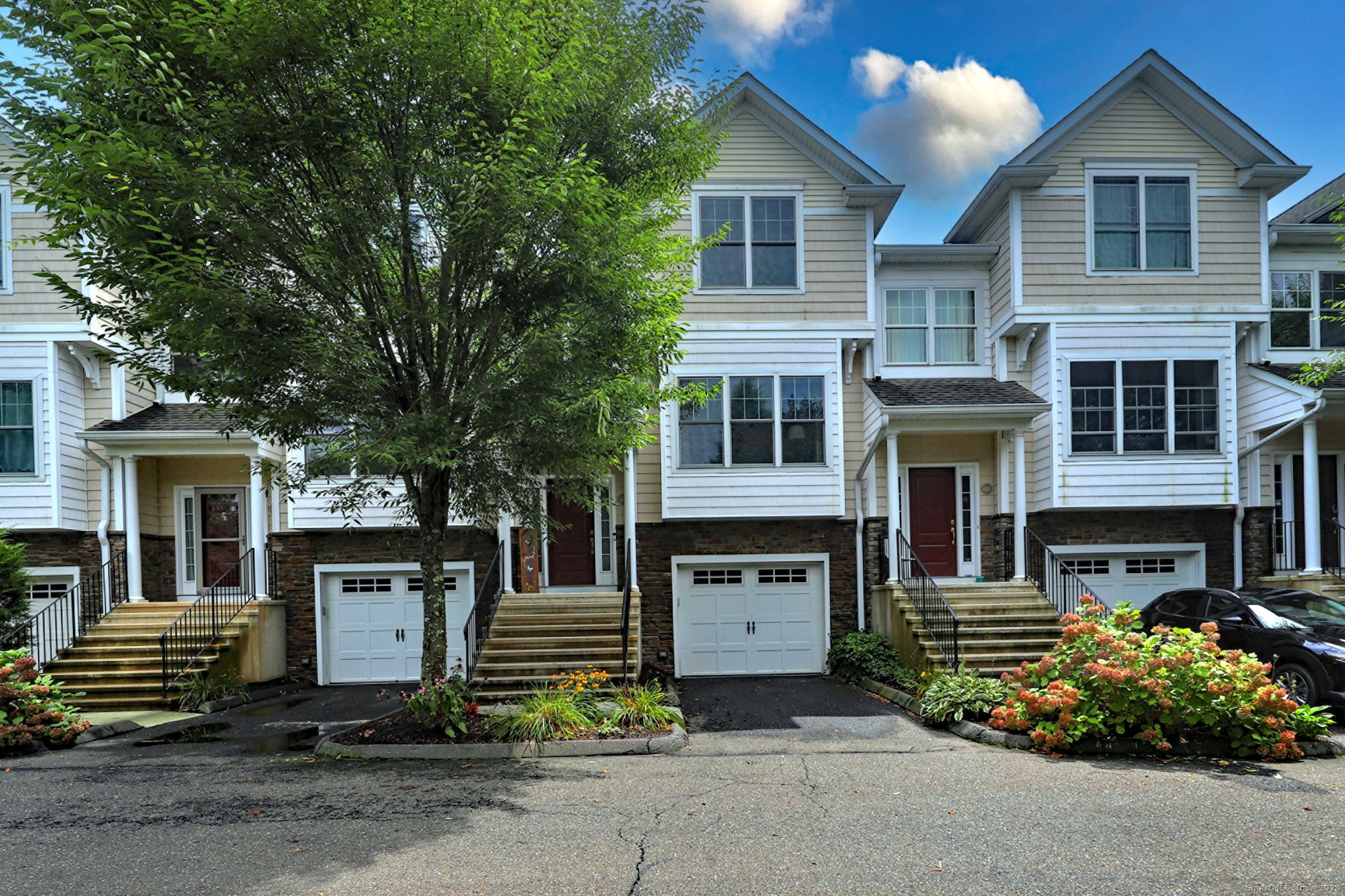 1104 Woodland Hills Drive 1104