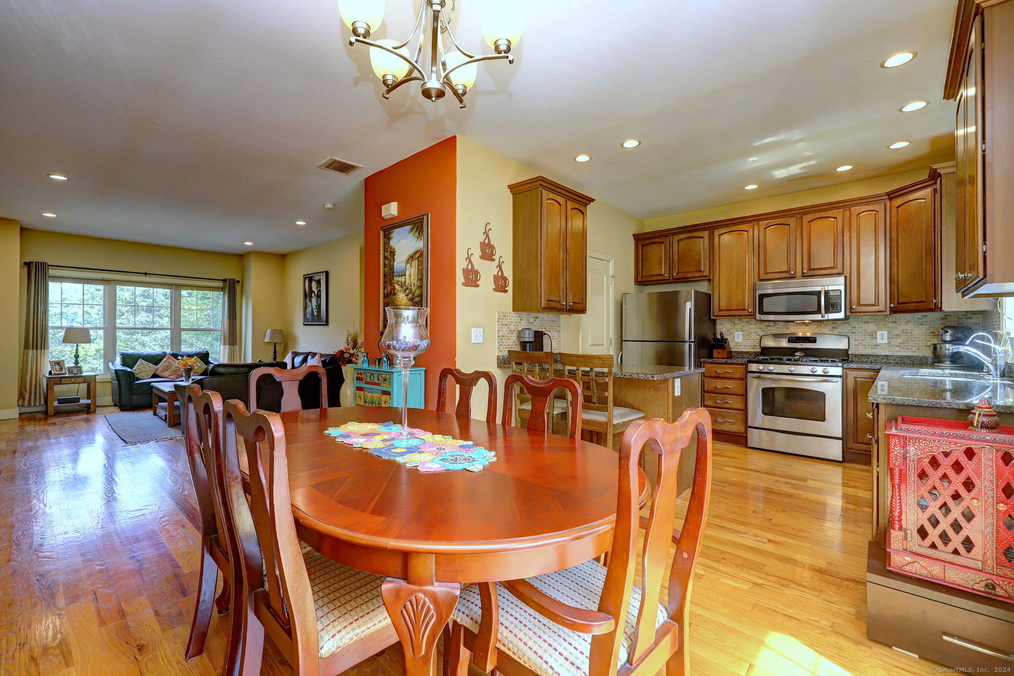 1104 Woodland Hills Drive 1104