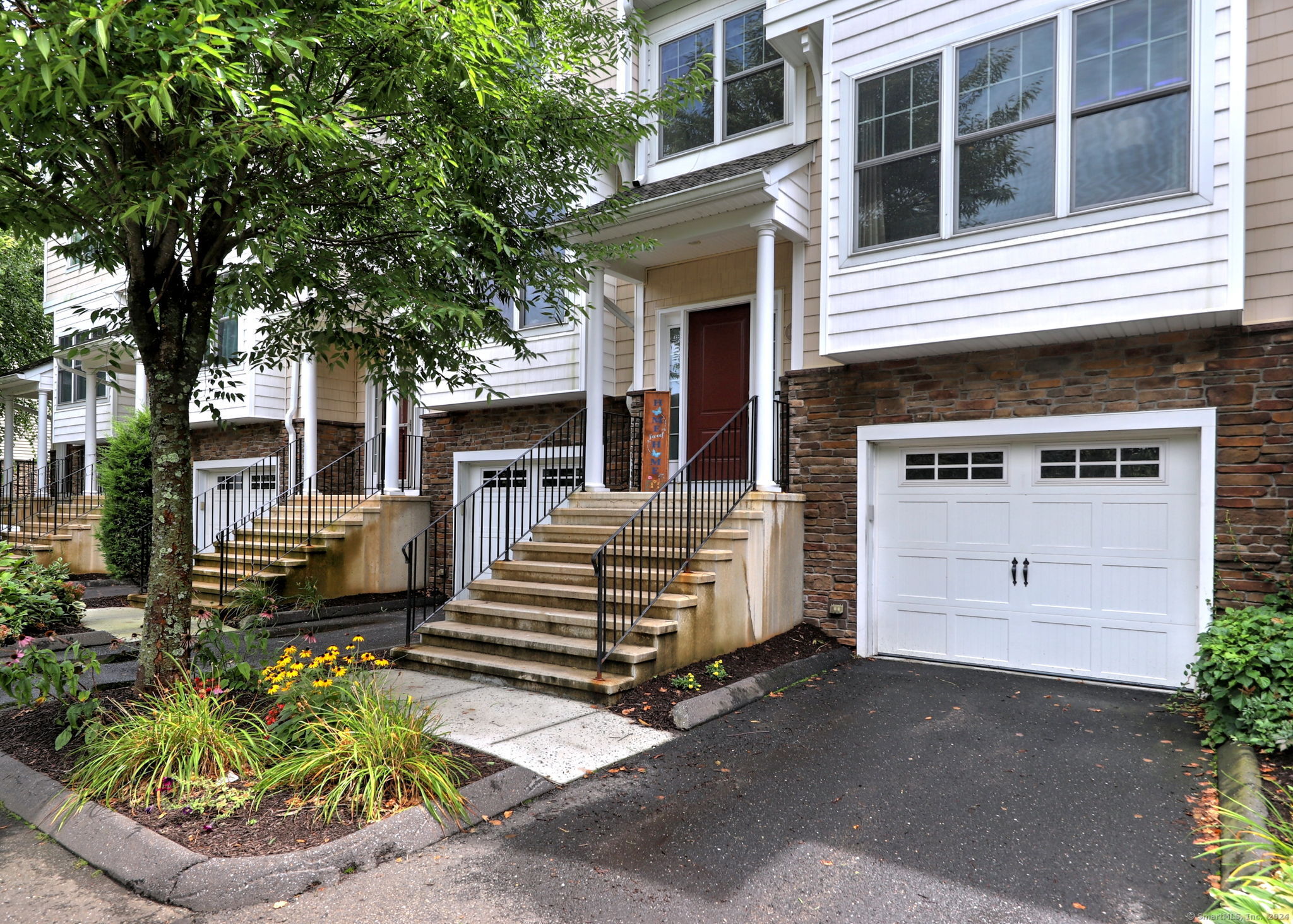 1104 Woodland Hills Drive 1104