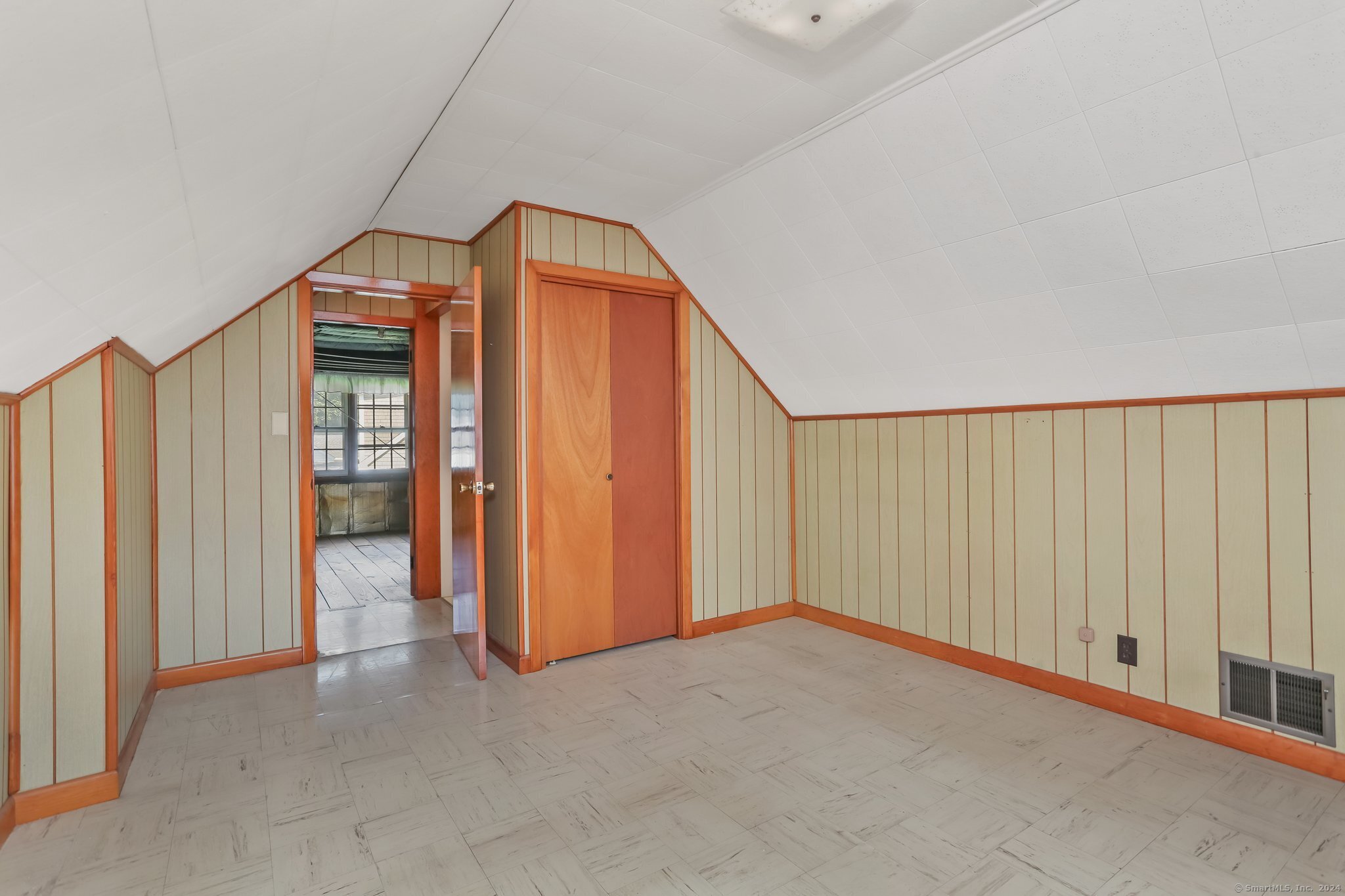 242 Valleyview Road