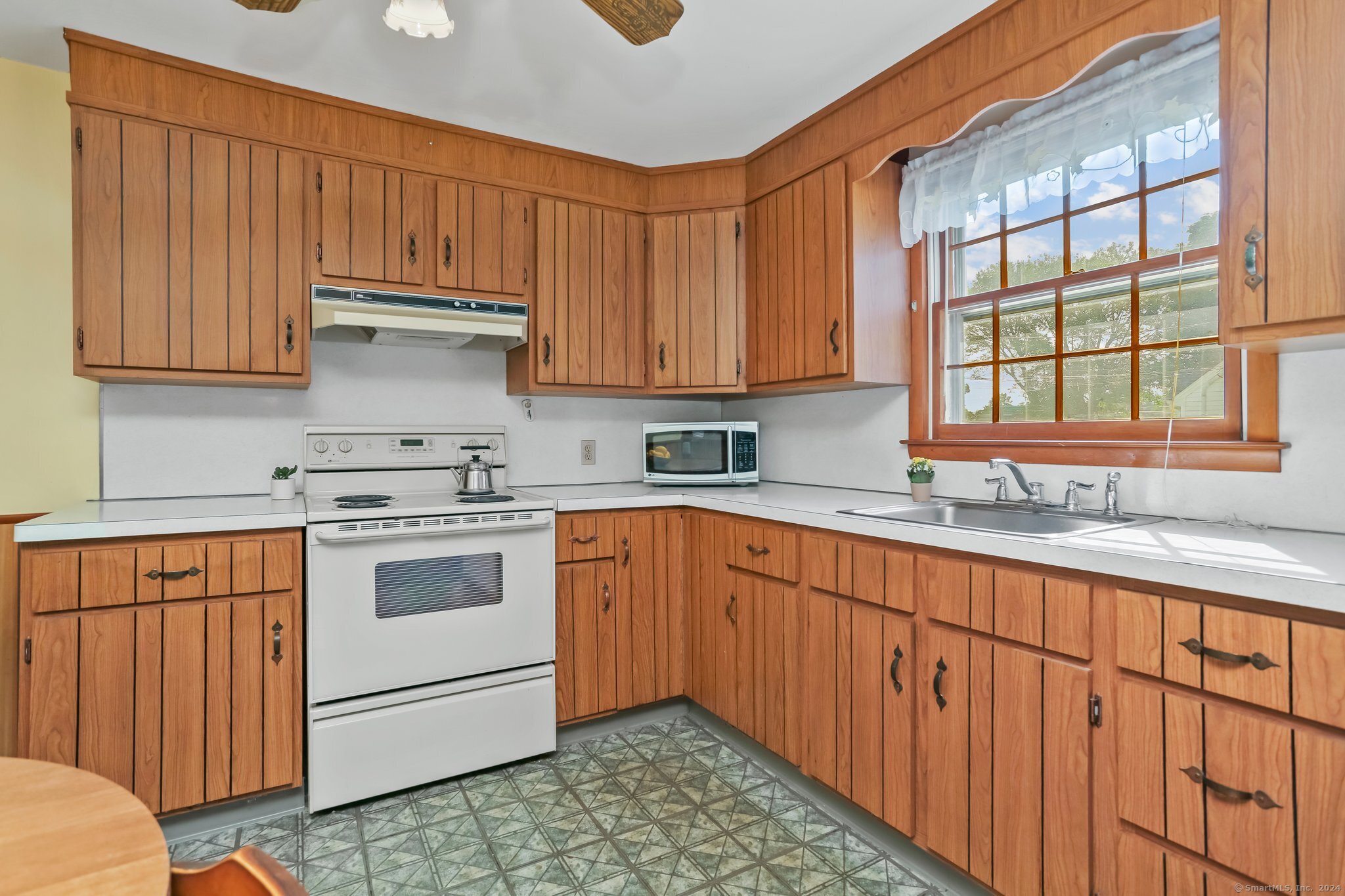 242 Valleyview Road